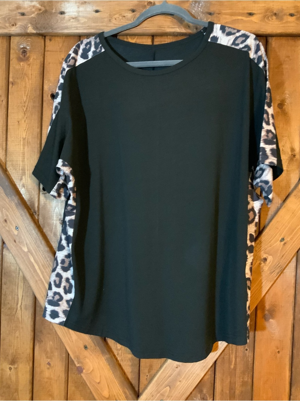 Black Leopard-Trim Women’s Short Sleeve Top - Casual Chic